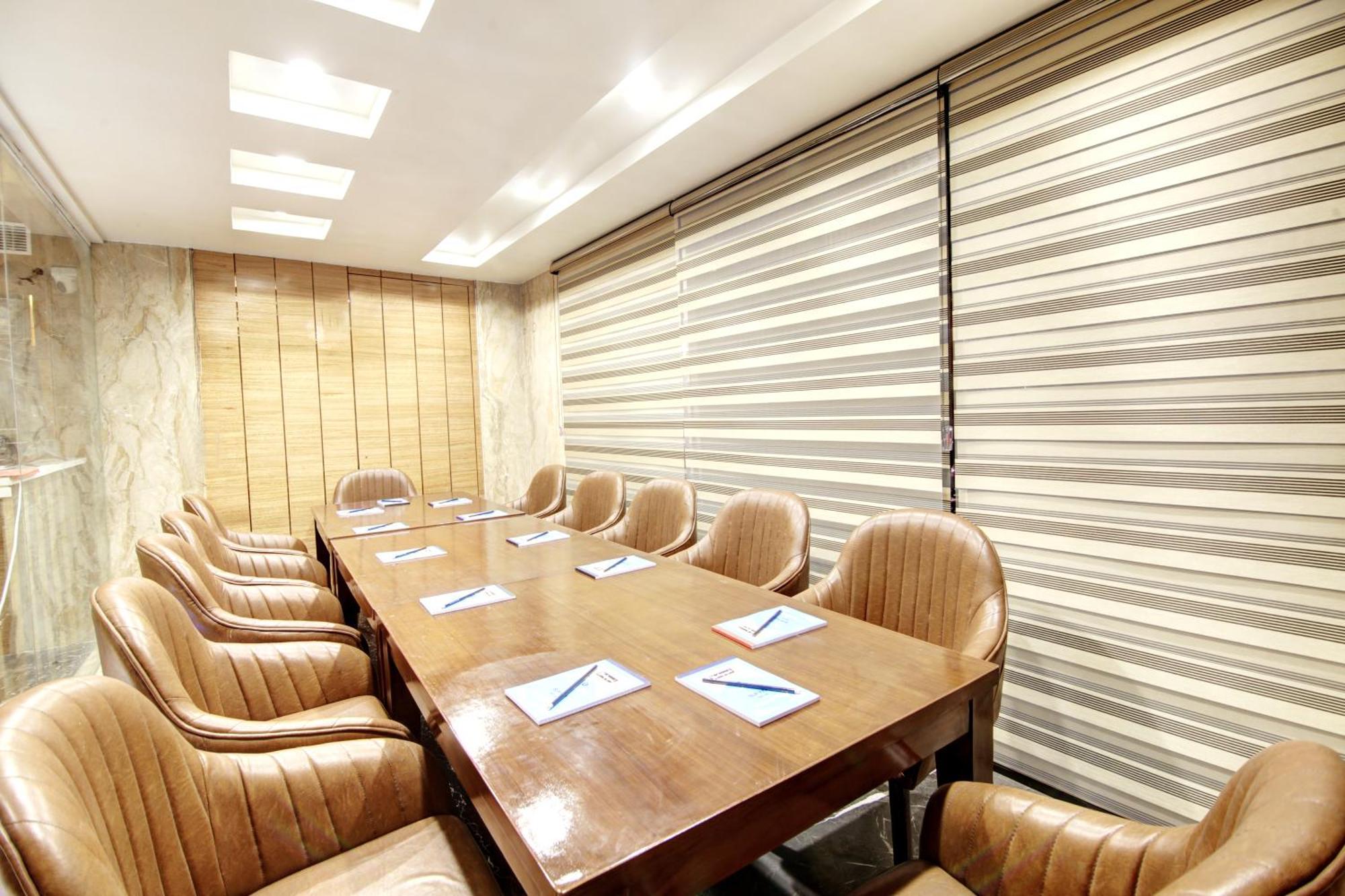 Hotel Krishna Plaza 'New Delhi' - By M S Hospitality Ngoại thất bức ảnh