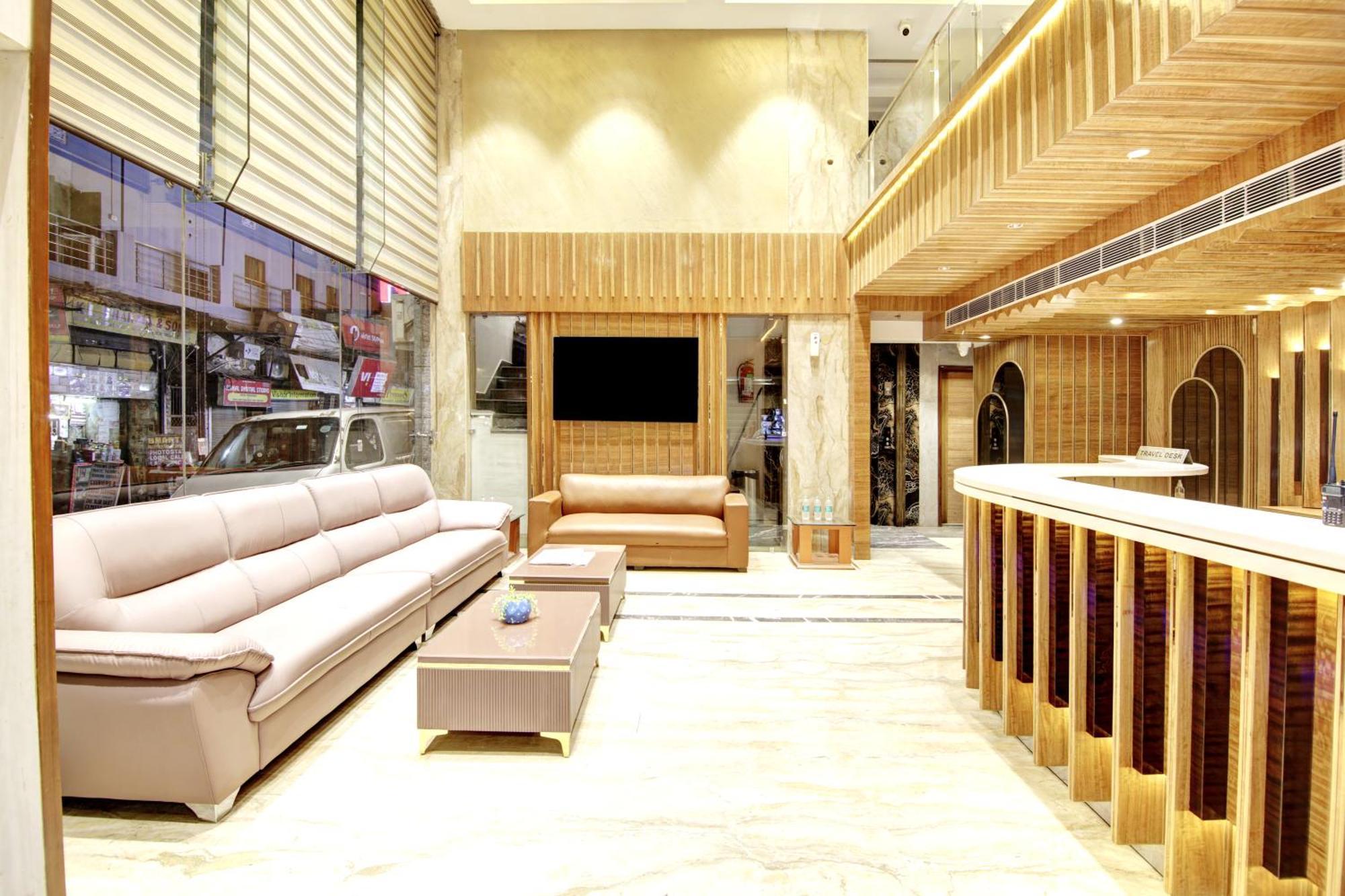 Hotel Krishna Plaza 'New Delhi' - By M S Hospitality Ngoại thất bức ảnh