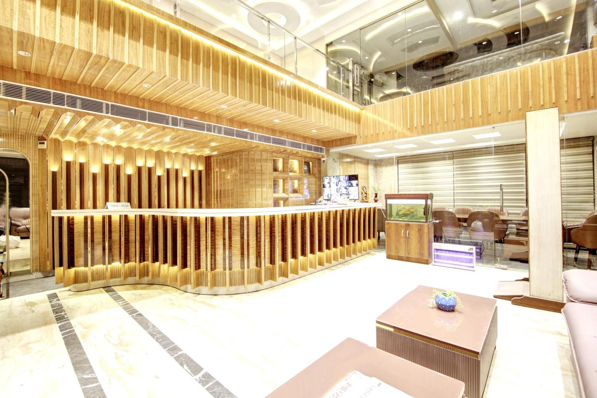 Hotel Krishna Plaza 'New Delhi' - By M S Hospitality Ngoại thất bức ảnh