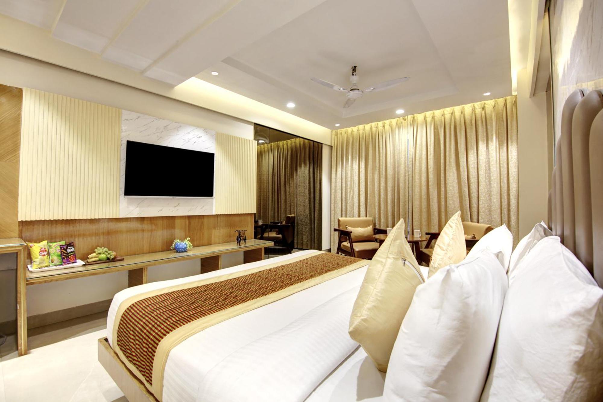 Hotel Krishna Plaza 'New Delhi' - By M S Hospitality Ngoại thất bức ảnh