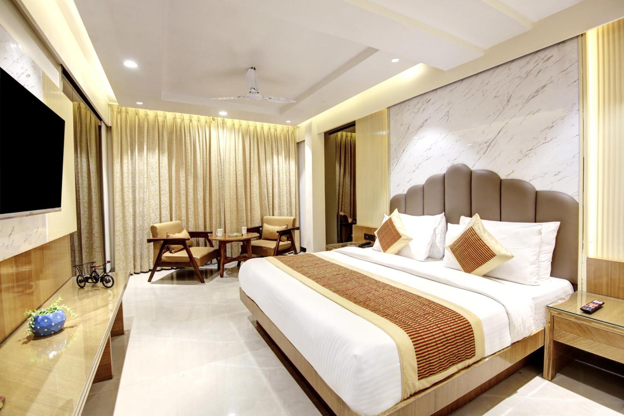 Hotel Krishna Plaza 'New Delhi' - By M S Hospitality Ngoại thất bức ảnh