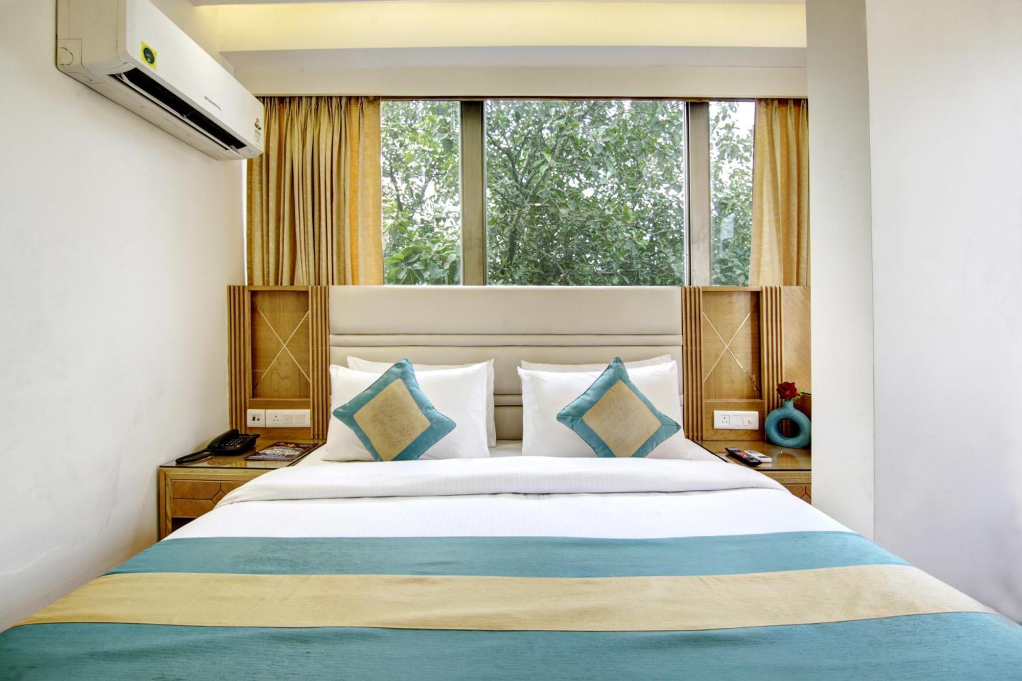Hotel Krishna Plaza 'New Delhi' - By M S Hospitality Ngoại thất bức ảnh