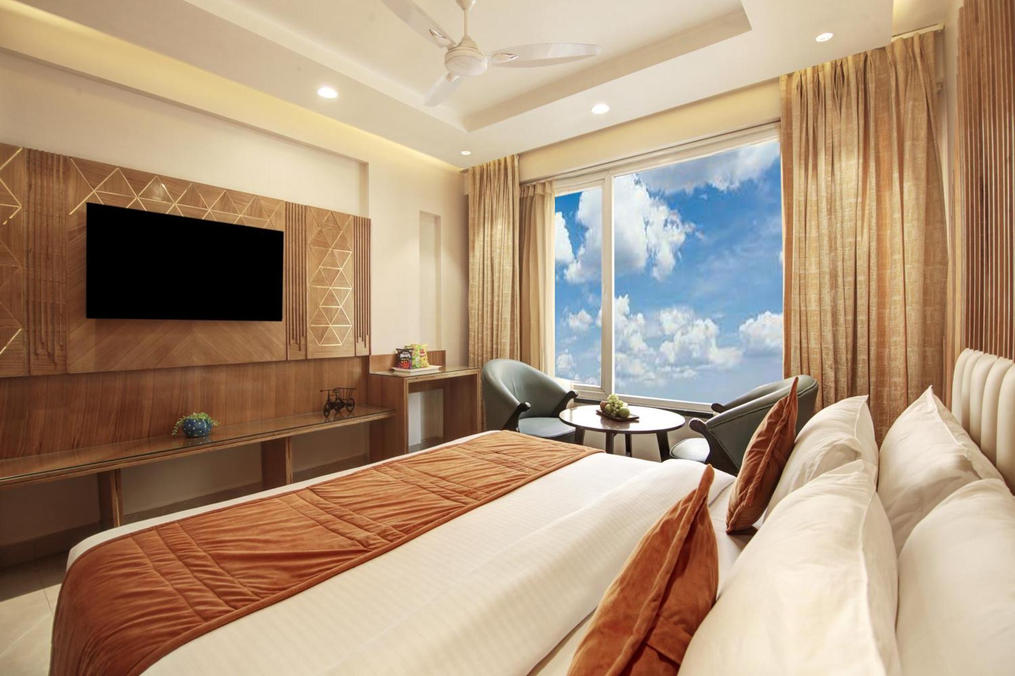 Hotel Krishna Plaza 'New Delhi' - By M S Hospitality Ngoại thất bức ảnh
