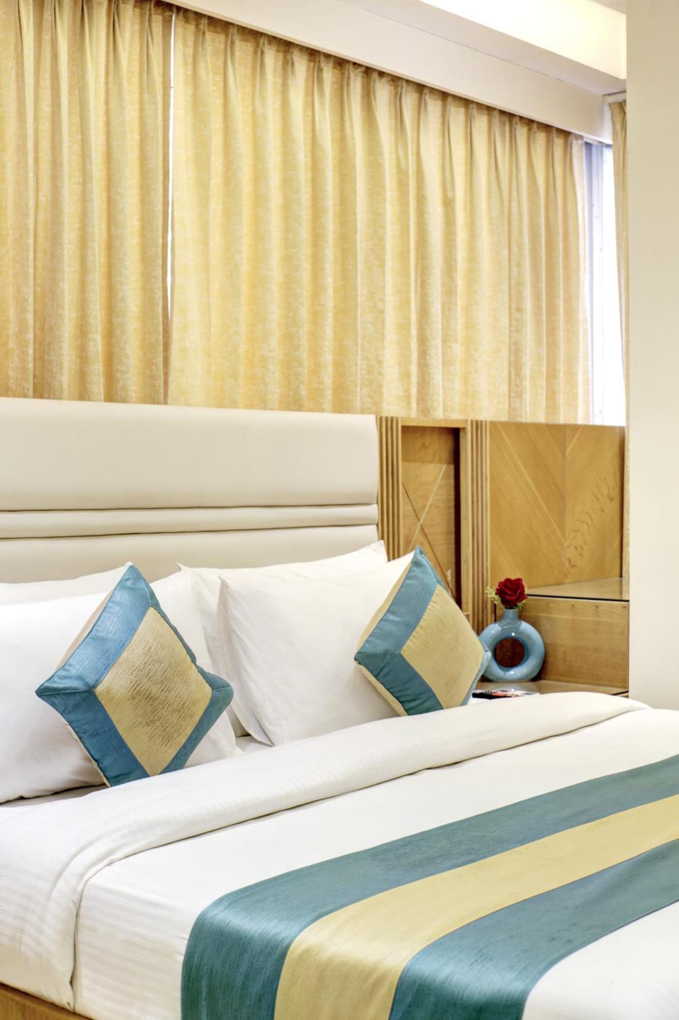 Hotel Krishna Plaza 'New Delhi' - By M S Hospitality Ngoại thất bức ảnh