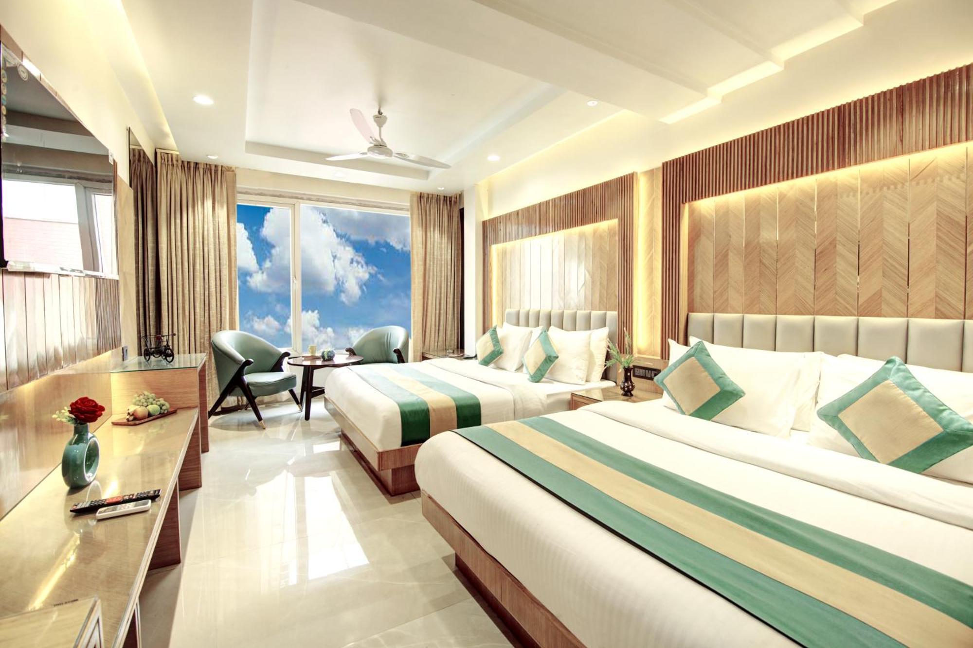 Hotel Krishna Plaza 'New Delhi' - By M S Hospitality Ngoại thất bức ảnh