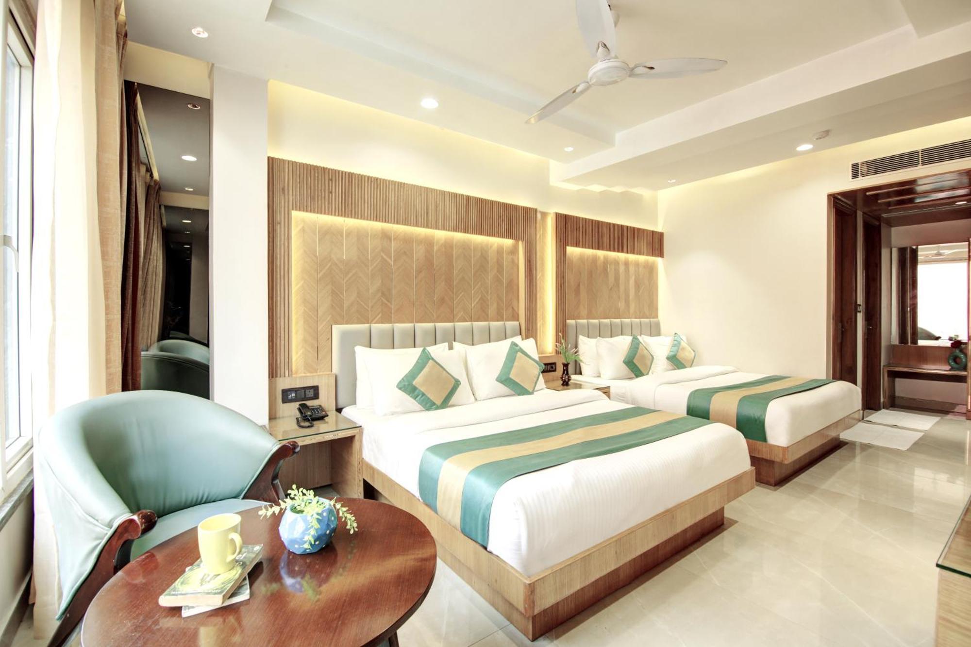 Hotel Krishna Plaza 'New Delhi' - By M S Hospitality Ngoại thất bức ảnh