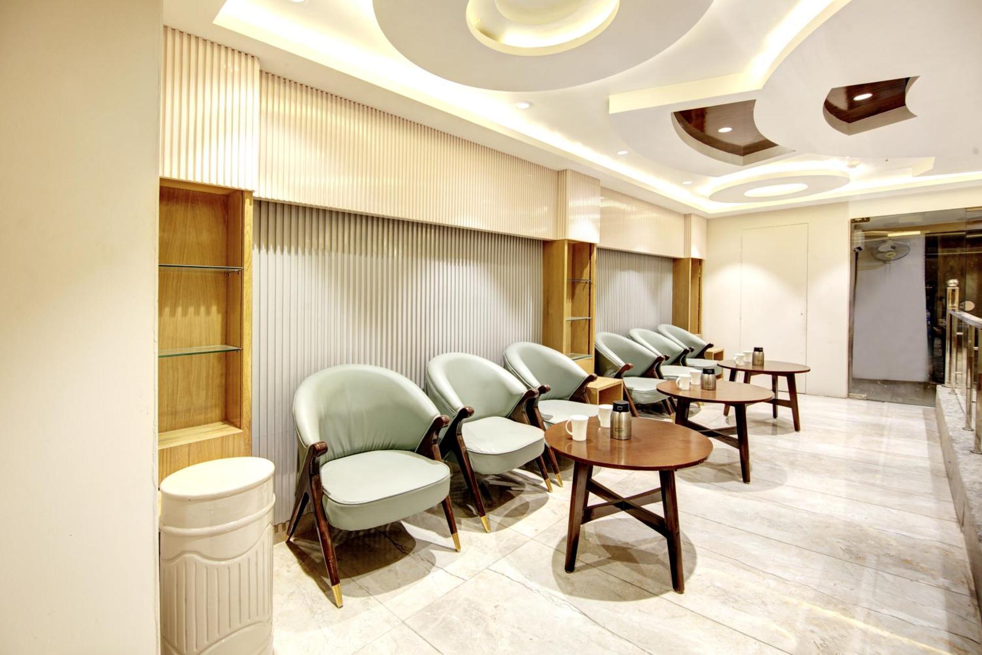 Hotel Krishna Plaza 'New Delhi' - By M S Hospitality Ngoại thất bức ảnh
