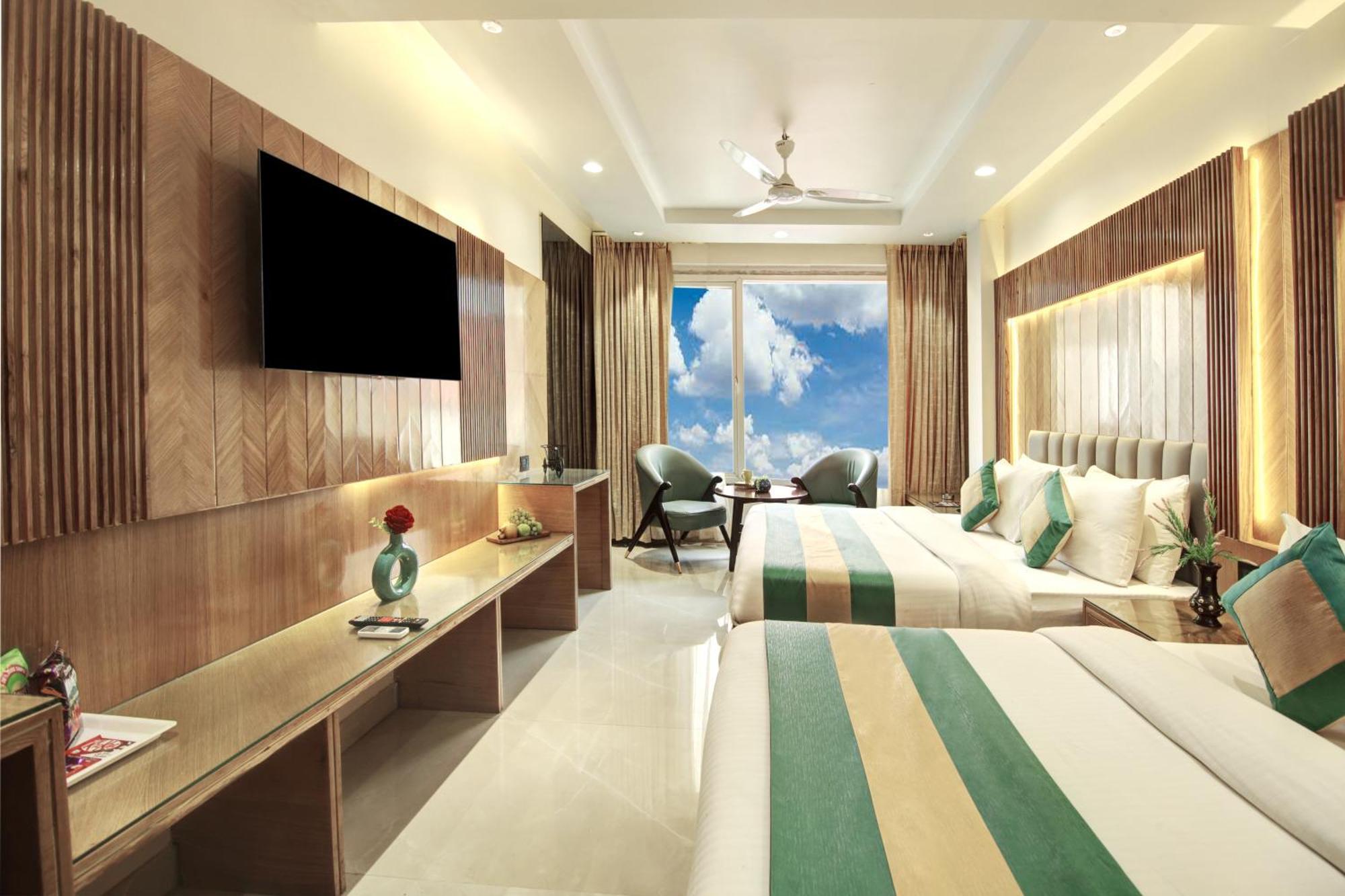 Hotel Krishna Plaza 'New Delhi' - By M S Hospitality Ngoại thất bức ảnh