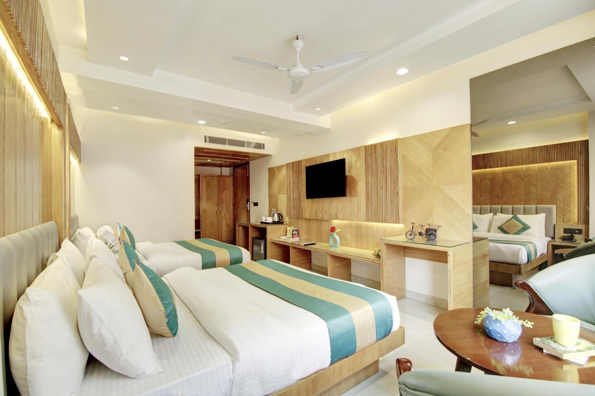Hotel Krishna Plaza 'New Delhi' - By M S Hospitality Ngoại thất bức ảnh